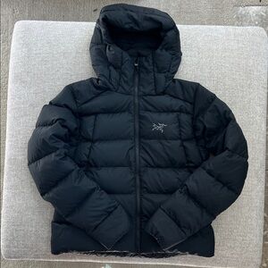 ARC’TERYX THORIUM HOODED DOWN JACKET - LIKE NEW SIZE MEDIUM WOMENS